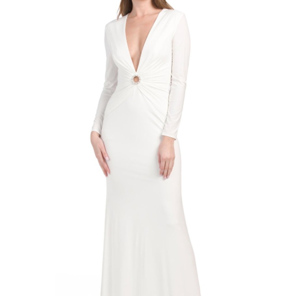 NWT IEENA FOR MAC DUGGAL Long Sleeve Deep V-neck Gown With Pearl Ring